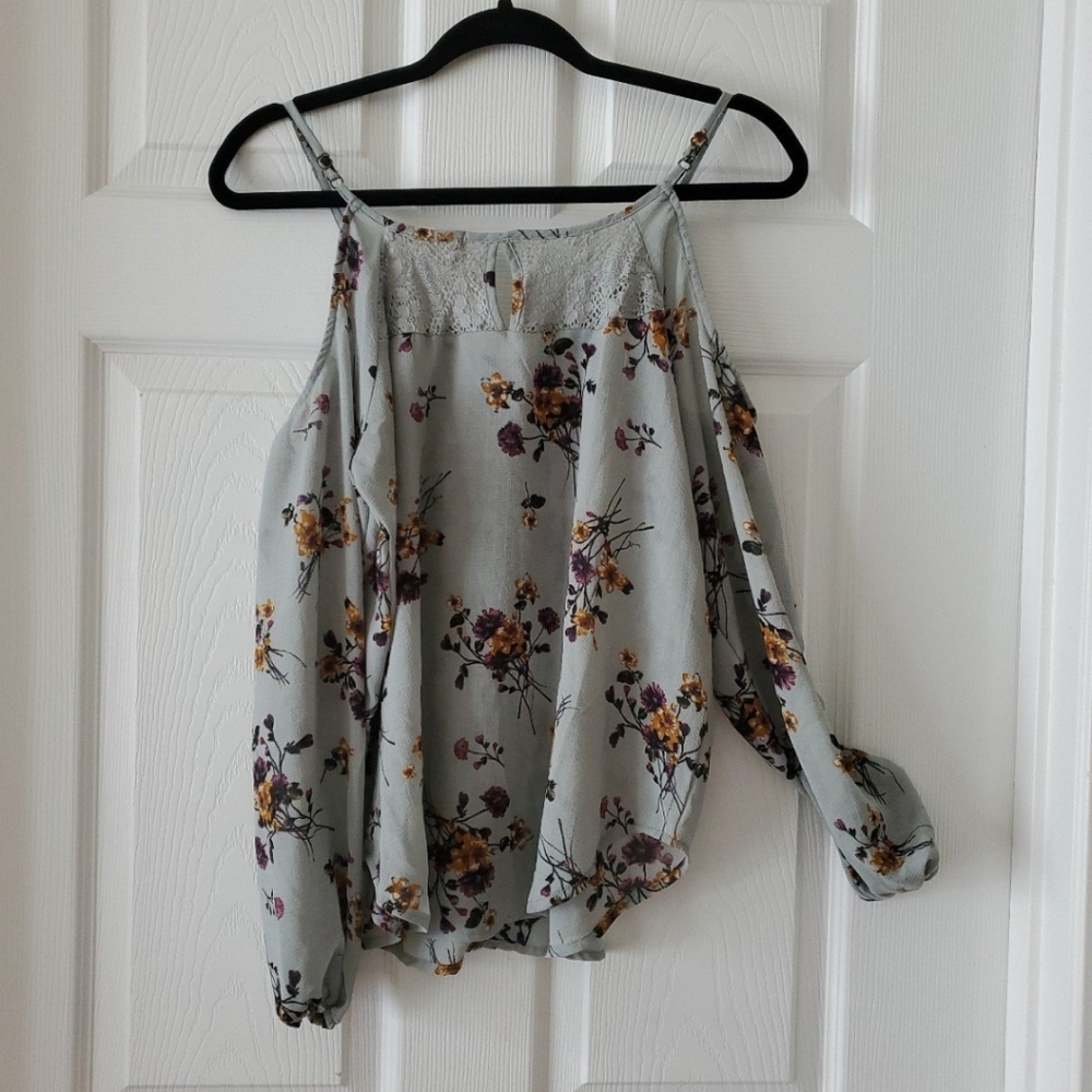 Open Shoulder Top - Picture 3 of 4